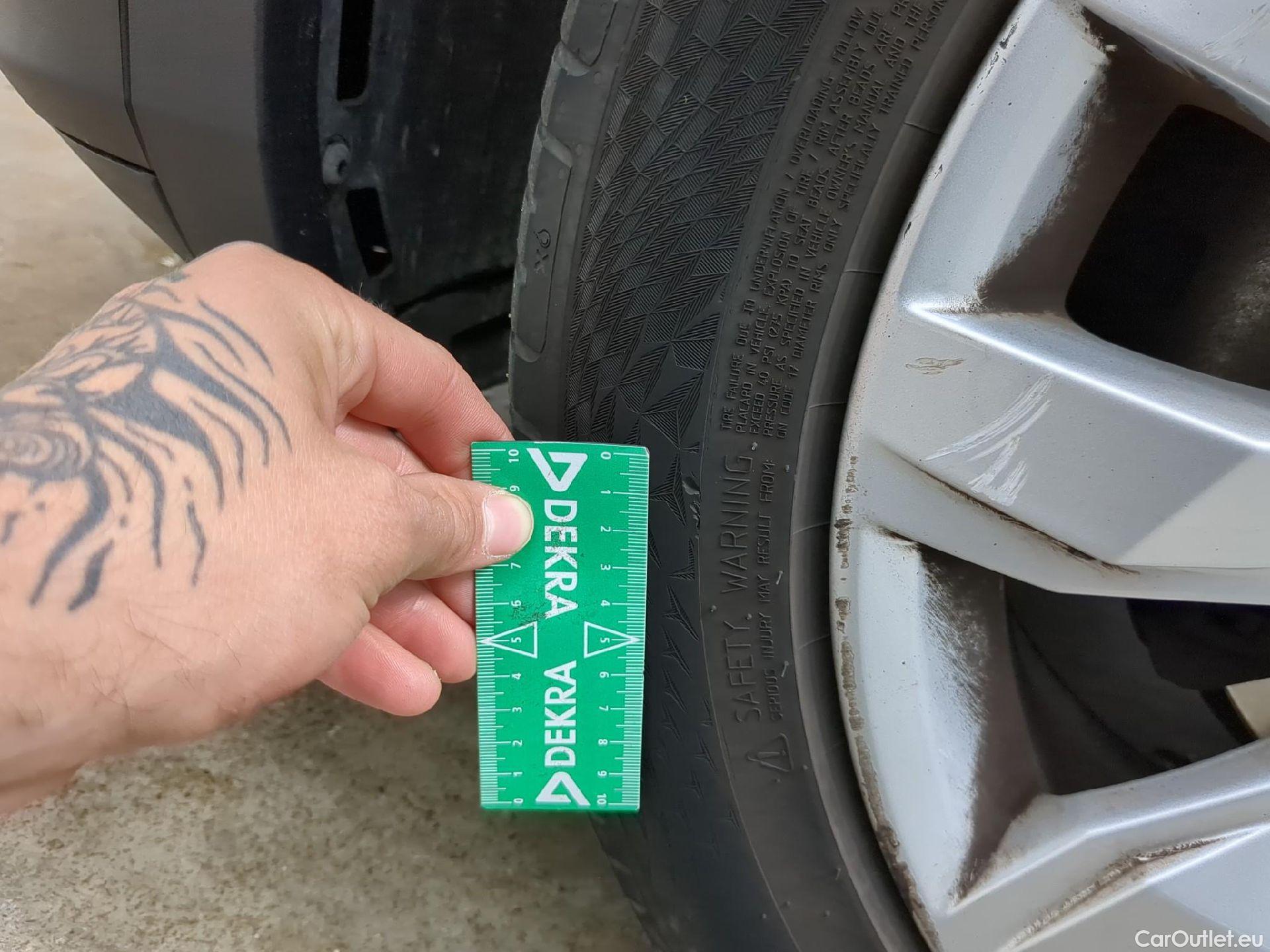  Volkswagen  T-ROC VOLKSWAGEN  / 2017 / 5P / SUV 1.5 TSI 150 EVO CARAT DSG7 #15