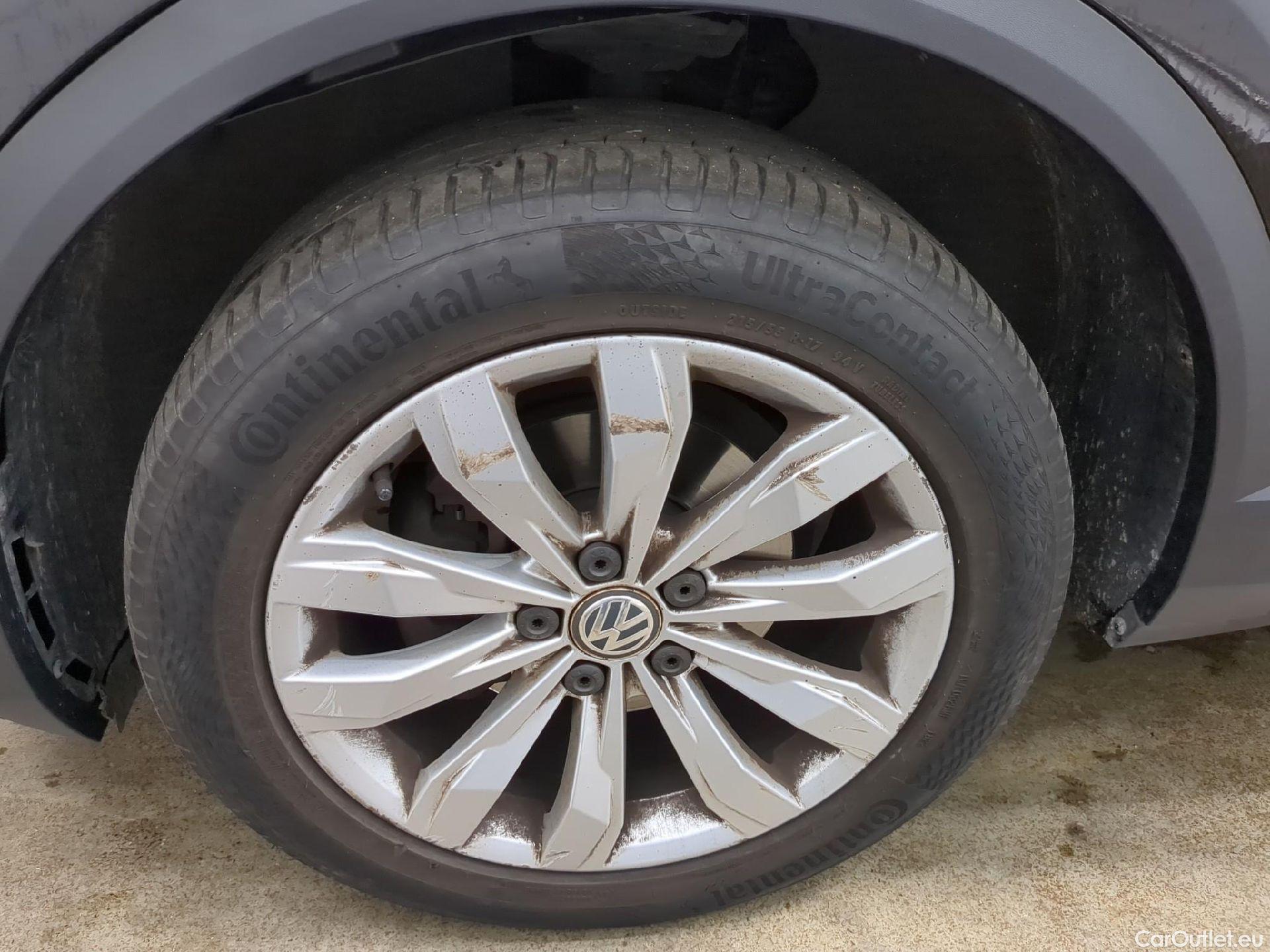  Volkswagen  T-ROC VOLKSWAGEN  / 2017 / 5P / SUV 1.5 TSI 150 EVO CARAT DSG7 #13