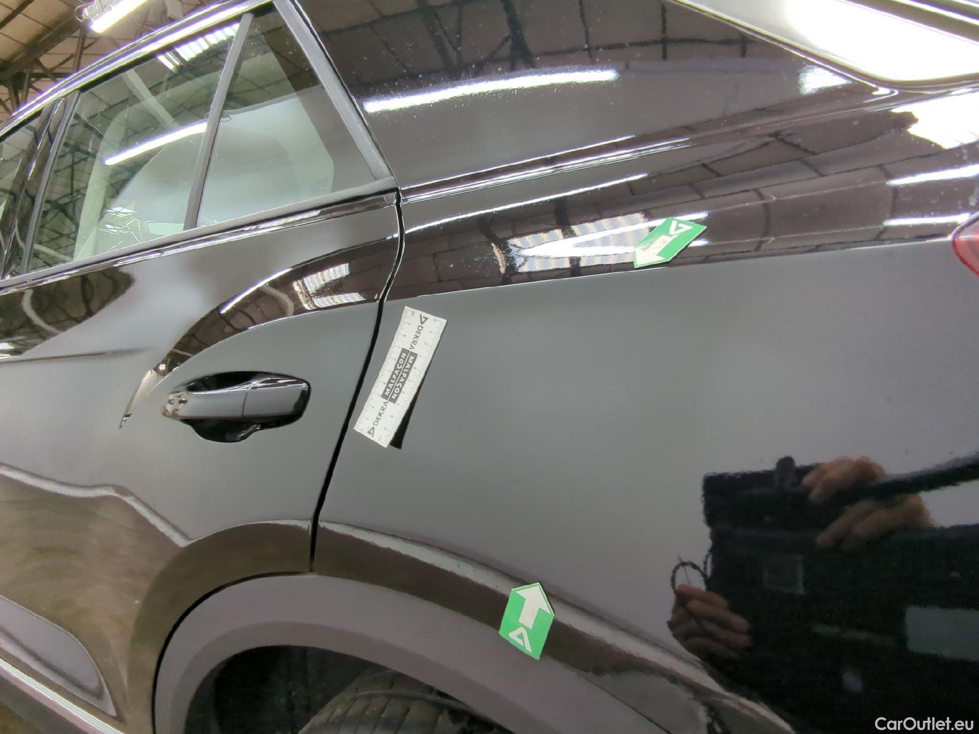  Volkswagen  T-ROC VOLKSWAGEN  / 2017 / 5P / SUV 1.5 TSI 150 EVO CARAT DSG7 #45