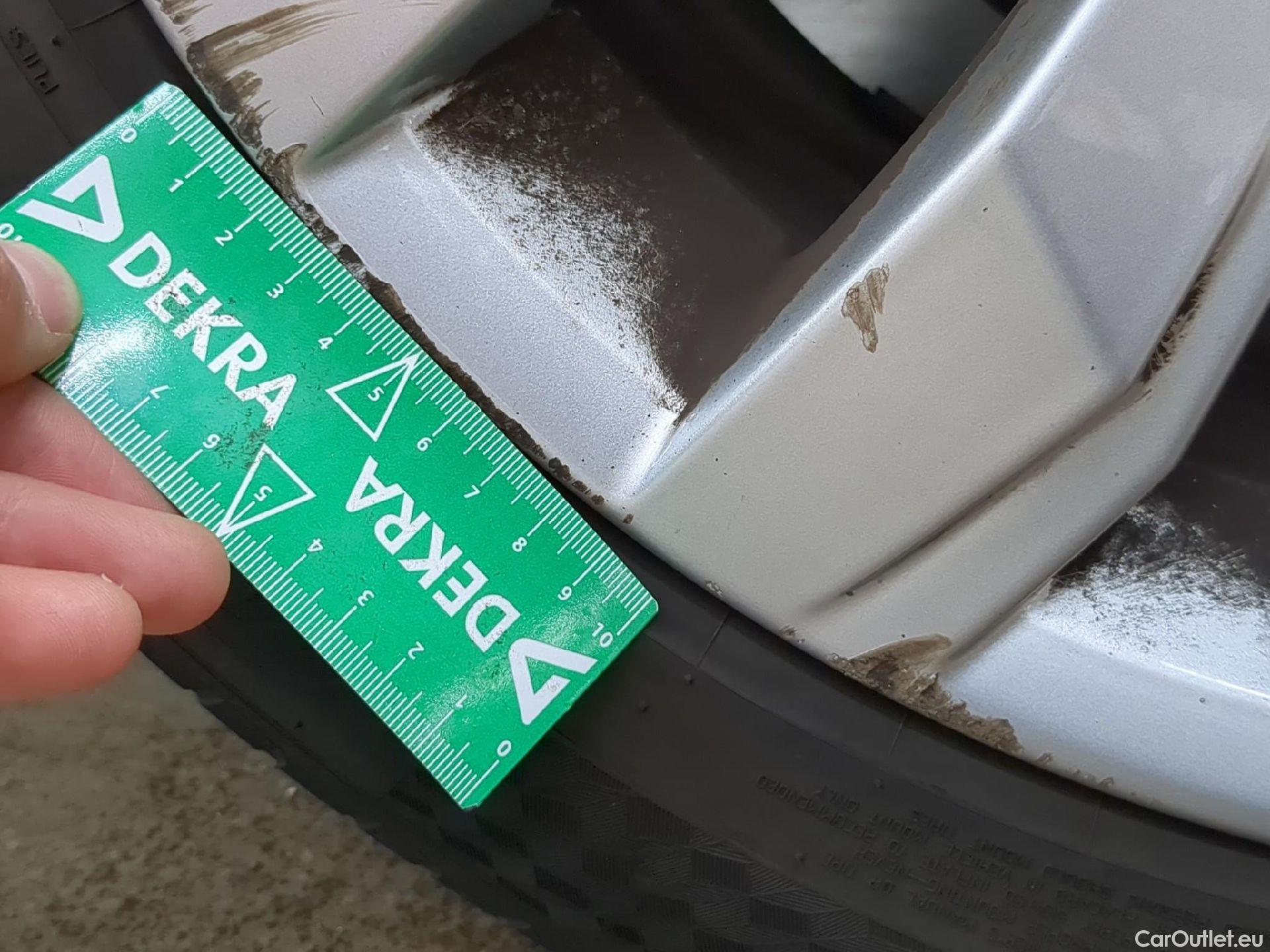  Volkswagen  T-ROC VOLKSWAGEN  / 2017 / 5P / SUV 1.5 TSI 150 EVO CARAT DSG7 #10