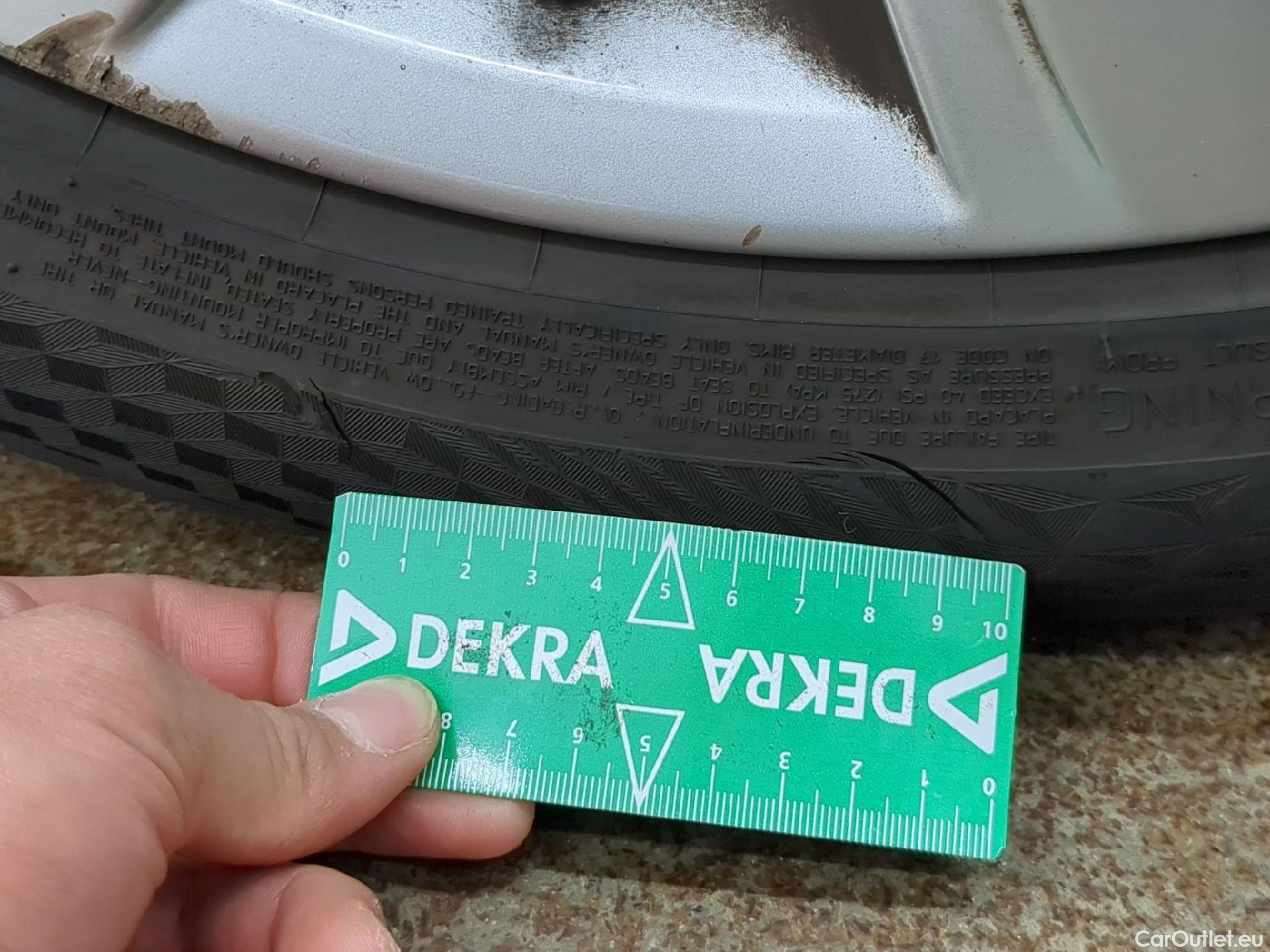  Volkswagen  T-ROC VOLKSWAGEN  / 2017 / 5P / SUV 1.5 TSI 150 EVO CARAT DSG7 #7