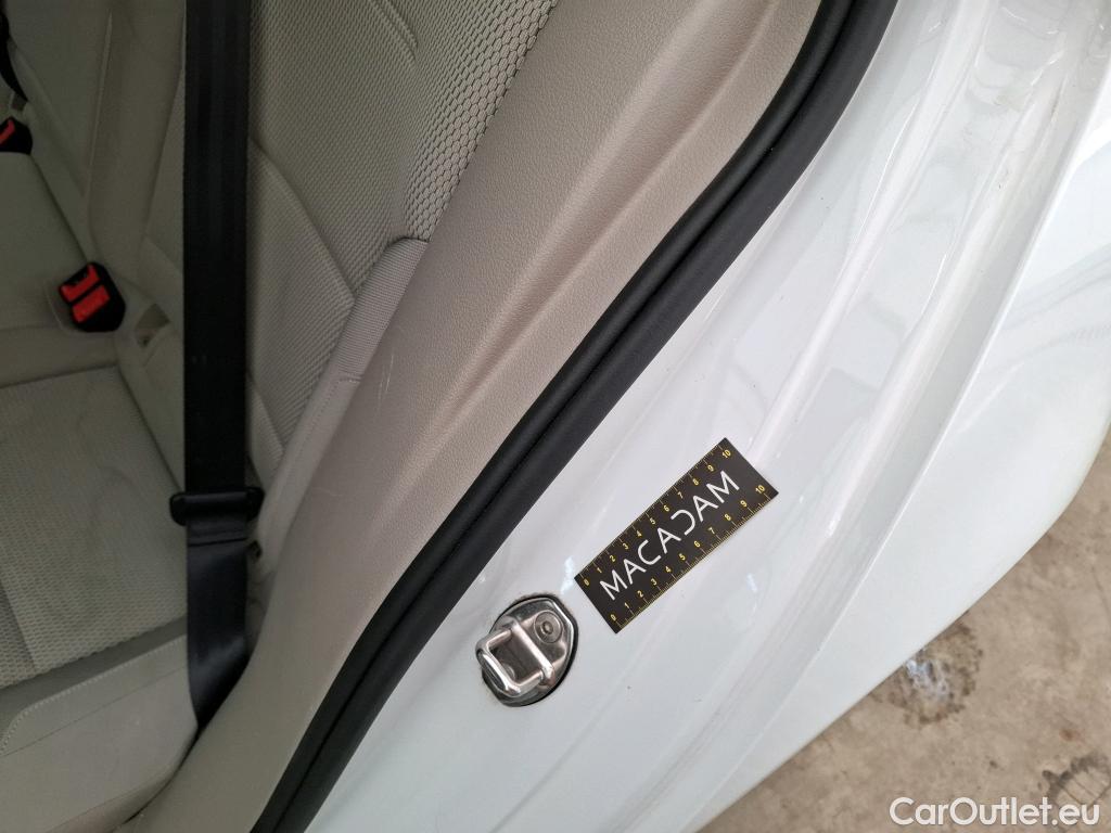  Volkswagen  Golf  VII Berline Confortline Business BMT 1.6 TDI 115CV BVM5 E6dT #42