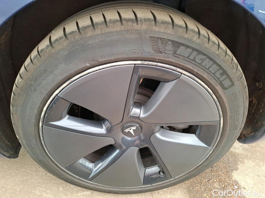  Tesla  Model 3 TESLA  / 2018 / 4P / Berline Autonomie Standard Plus RWD #24