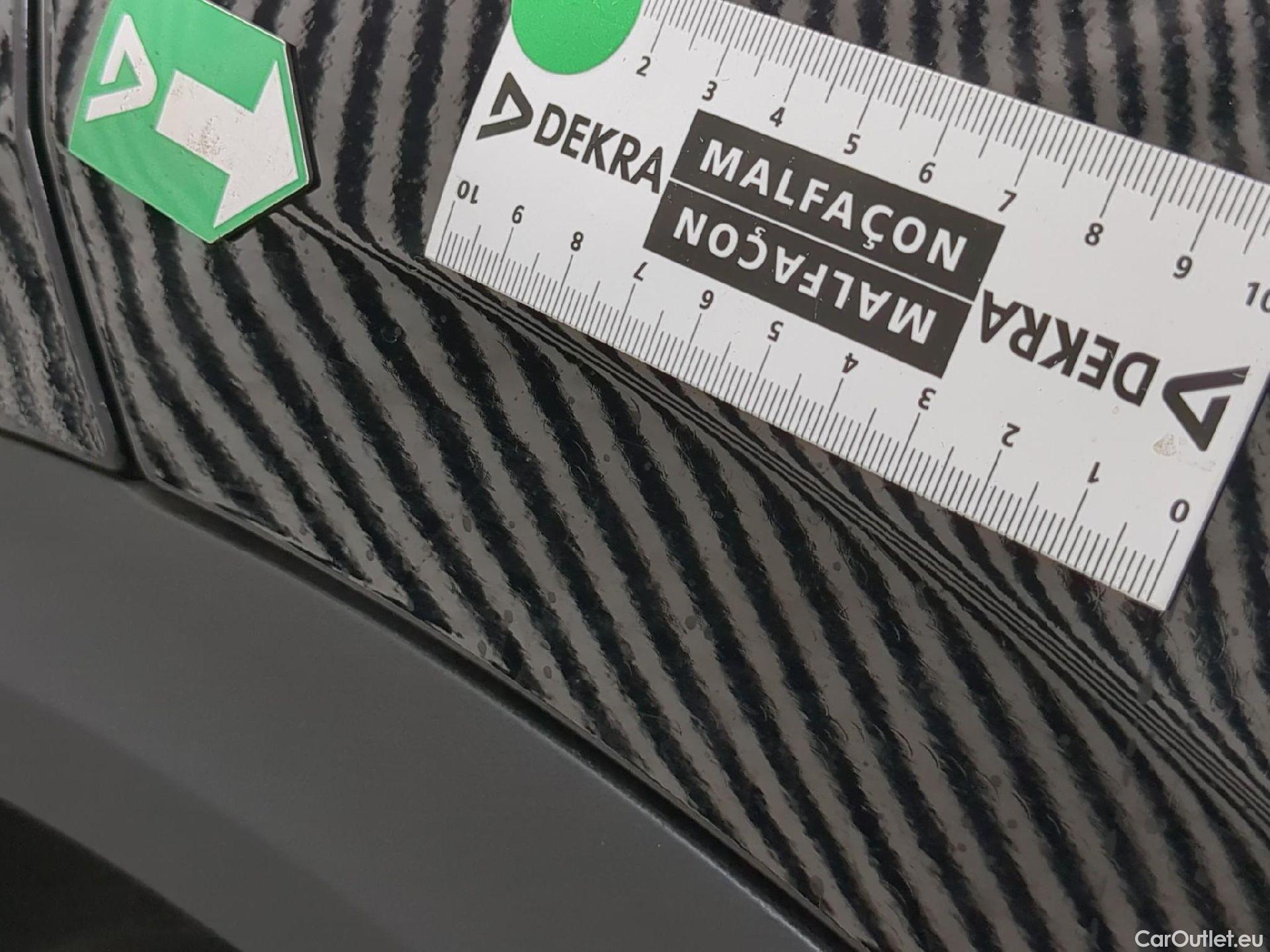  Volkswagen  T-ROC VOLKSWAGEN  / 2017 / 5P / SUV 1.5 TSI 150 EVO CARAT DSG7 #32