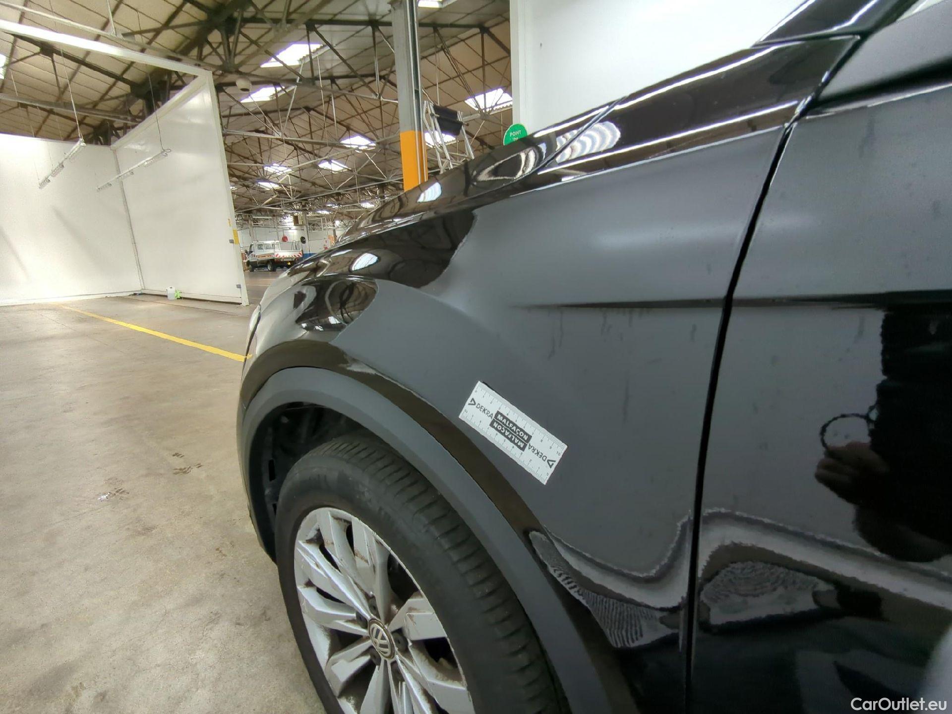  Volkswagen  T-ROC VOLKSWAGEN  / 2017 / 5P / SUV 1.5 TSI 150 EVO CARAT DSG7 #43