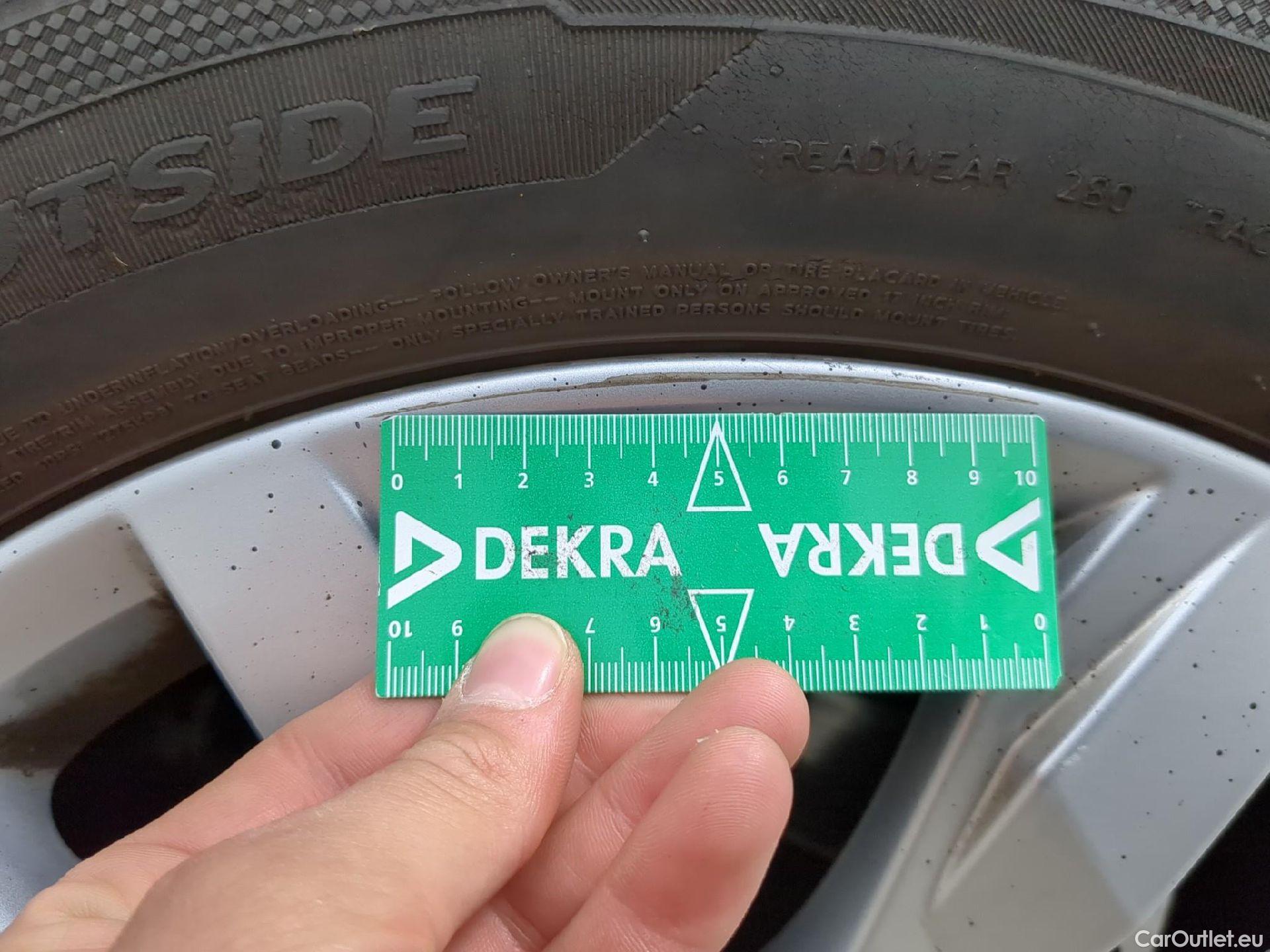  Volkswagen  T-ROC VOLKSWAGEN  / 2017 / 5P / SUV 1.5 TSI 150 EVO CARAT DSG7 #20