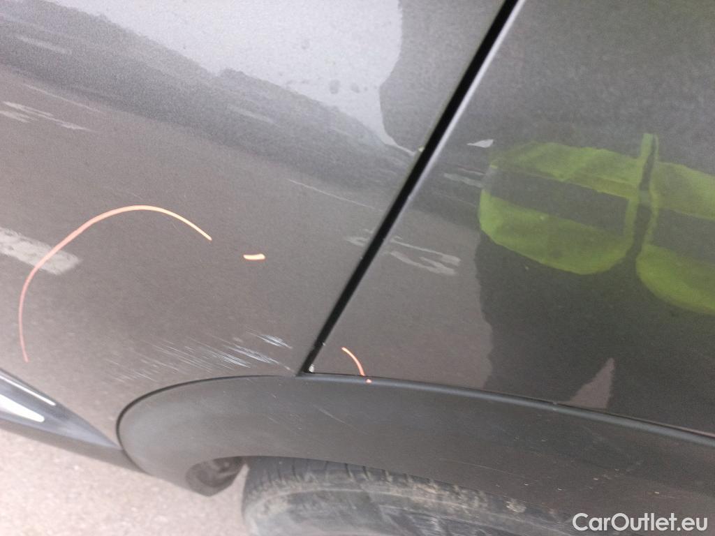  Peugeot  3008 PEUGEOT  Hybrid / 2020 / 5P / todoterreno 225 e-EAT8 Allure (AC2) #21