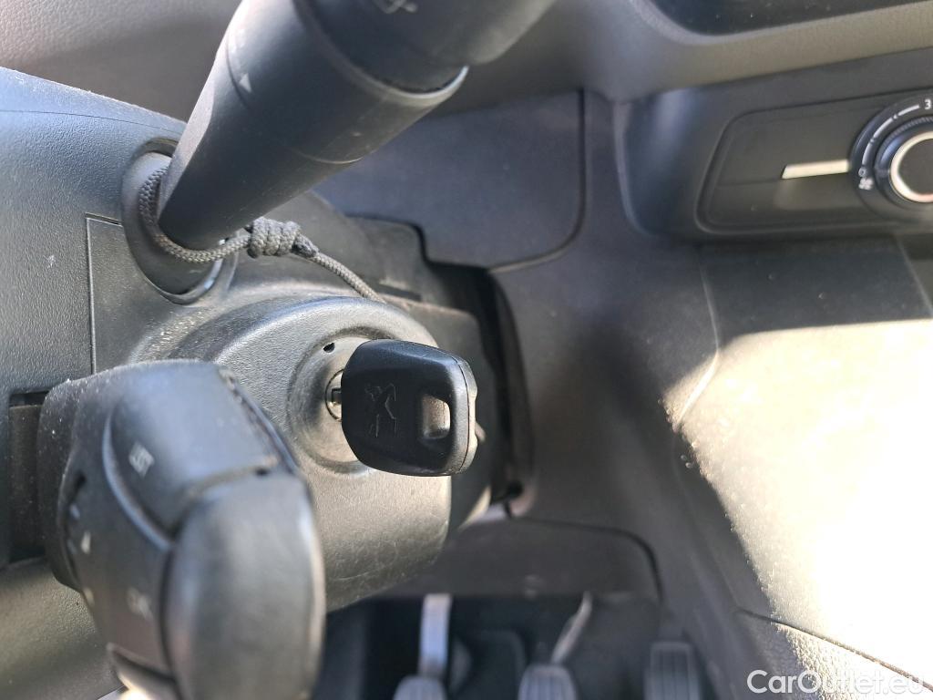  Peugeot  RIFTER PEUGEOT  / 2018 / 5P / monovolumen compacto Active Standard BlueHDi 73kW #1