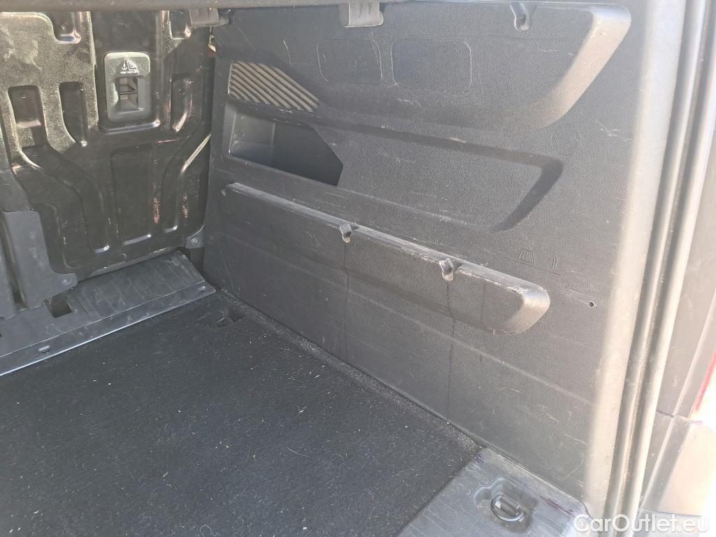  Peugeot  RIFTER PEUGEOT  / 2018 / 5P / monovolumen compacto Active Standard BlueHDi 73kW #54