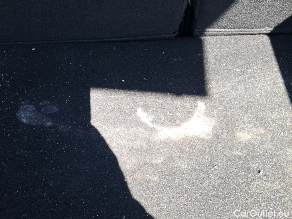  Peugeot  2008 PEUGEOT  / 2019 / 5P / todoterreno Active BlueHDI 81kW (110CV) #28