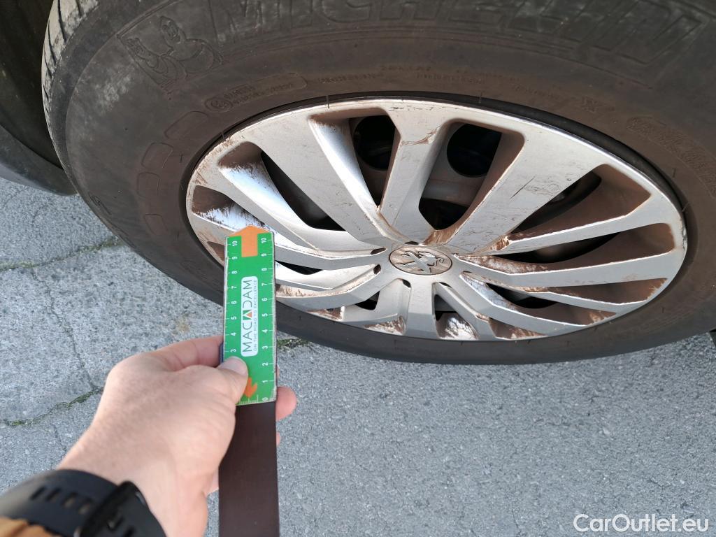  Peugeot  RIFTER PEUGEOT  / 2018 / 5P / monovolumen compacto Active Standard BlueHDi 73kW #39