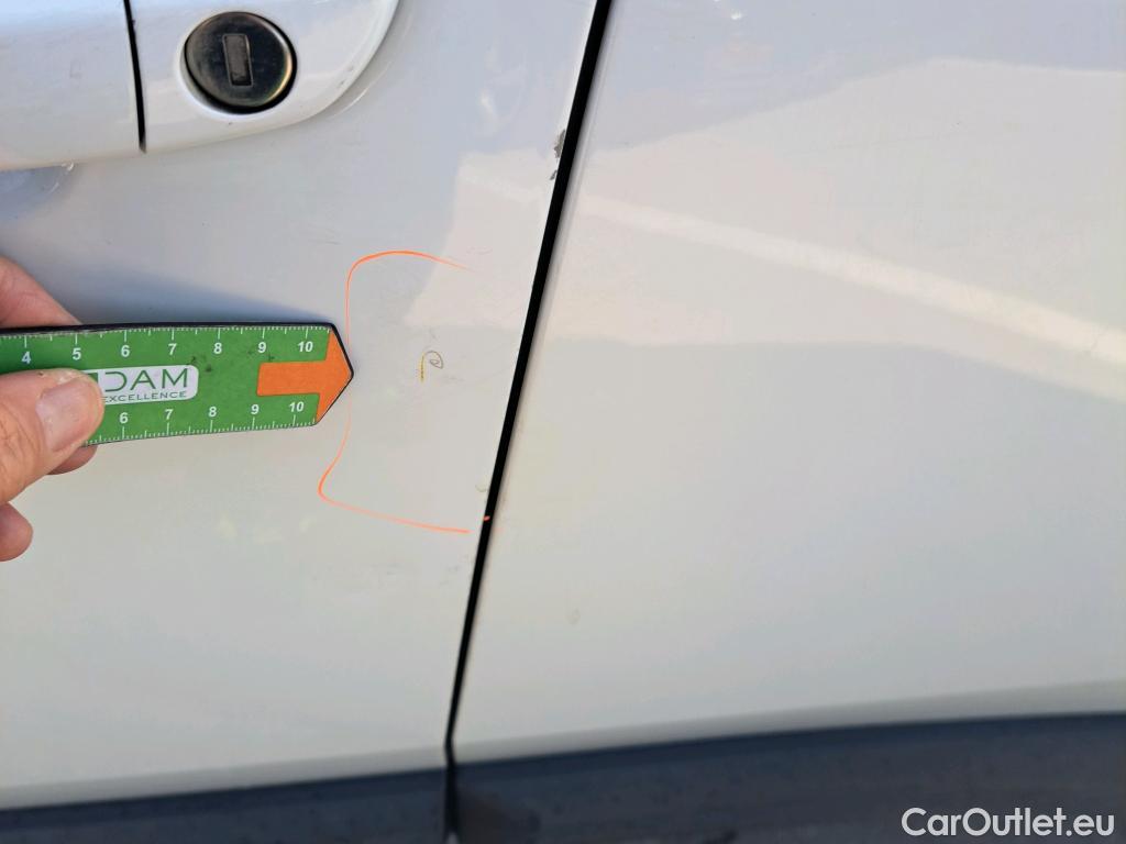  Peugeot  3008 PEUGEOT  / 2016 / 5P / todoterreno 1.5 BlueHDi 96kW (130CV) S&S Active (AC) #6