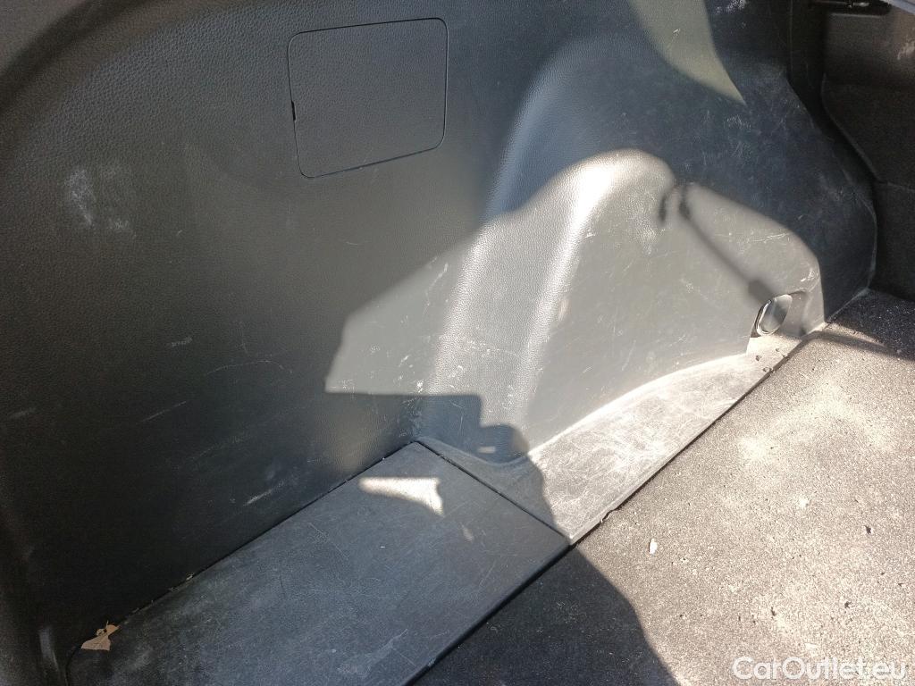  Toyota  RAV4 TOYOTA  / 2018 / 5P / todoterreno 2.5l 220H Advance #25