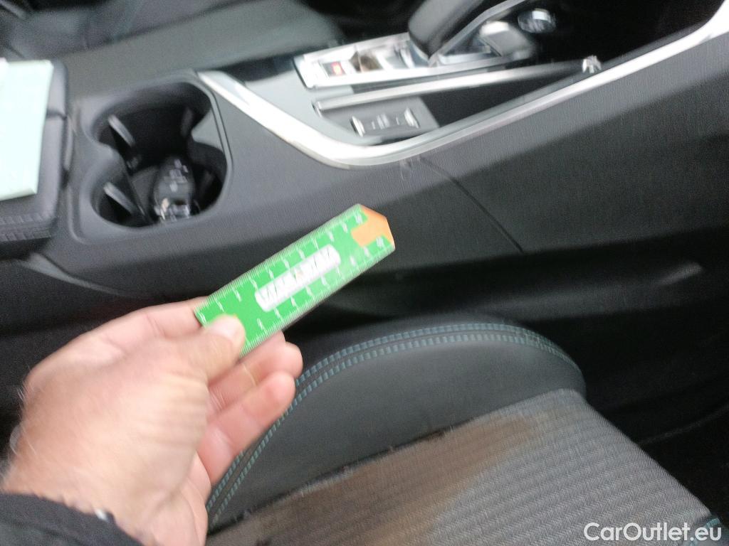  Peugeot  3008 PEUGEOT  Hybrid / 2020 / 5P / todoterreno 225 e-EAT8 Allure (AC2) #7