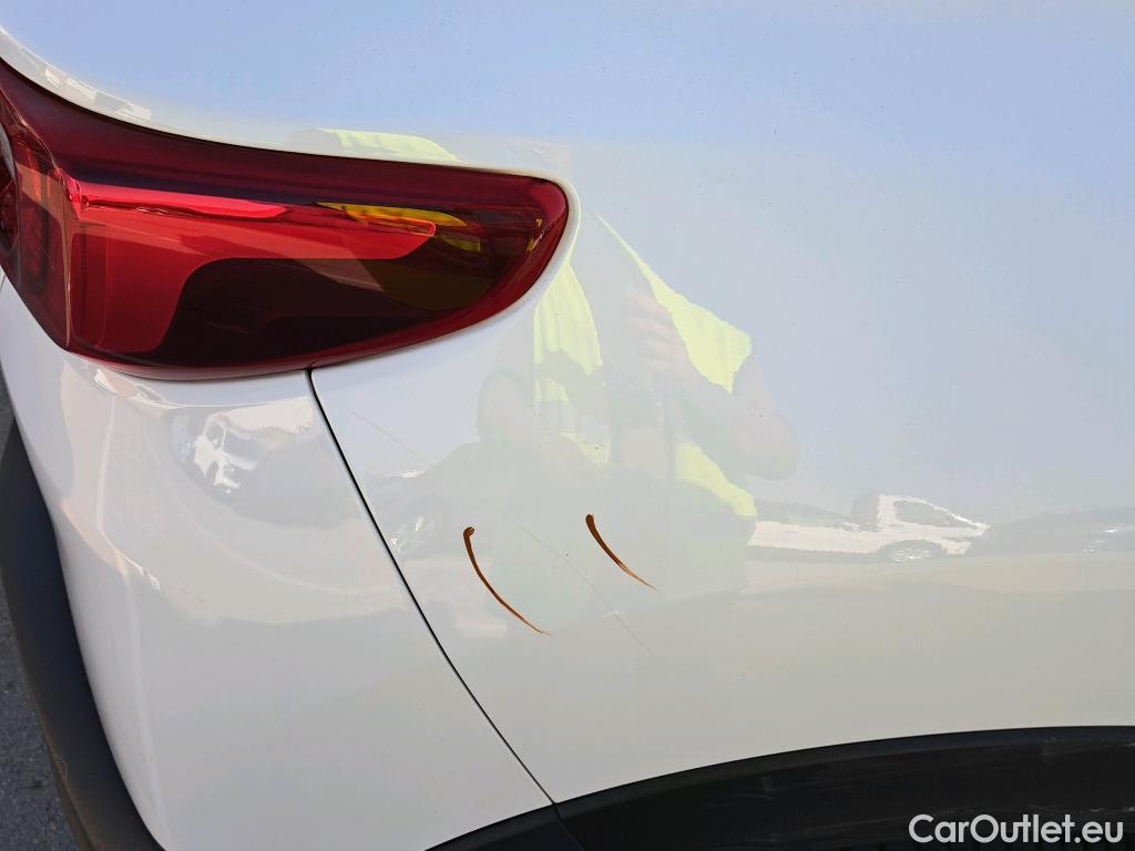  KIA  STONIC KIA  / 2017 / 5P / todoterreno 1.0 T-GDi 88kW (120CV) MHEV iMT Drive #25