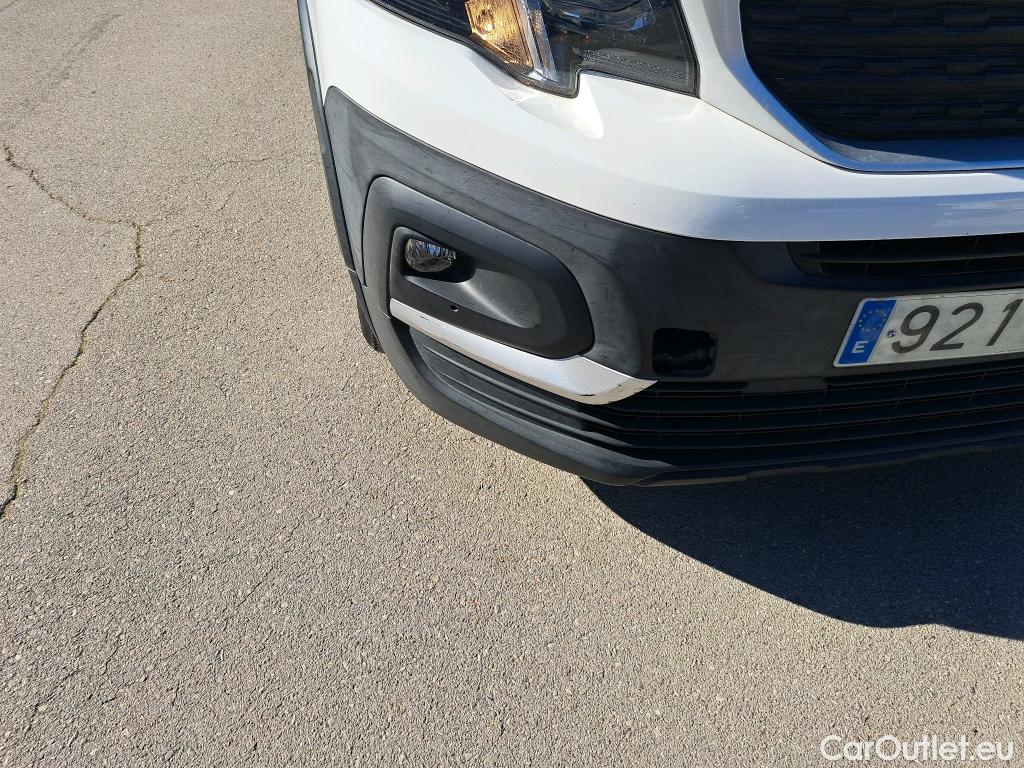  Peugeot  RIFTER PEUGEOT  / 2018 / 5P / monovolumen compacto Active Standard BlueHDi 73kW #46