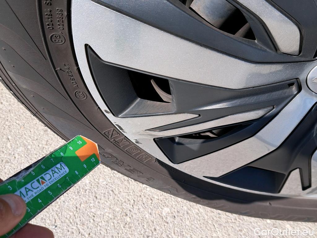  Peugeot  2008 PEUGEOT  / 2019 / 5P / todoterreno Active BlueHDI 81kW (110CV) #32