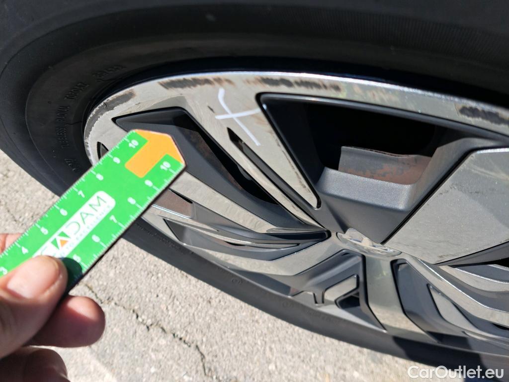  Peugeot  2008 PEUGEOT  / 2019 / 5P / todoterreno Active BlueHDI 81kW (110CV) #30