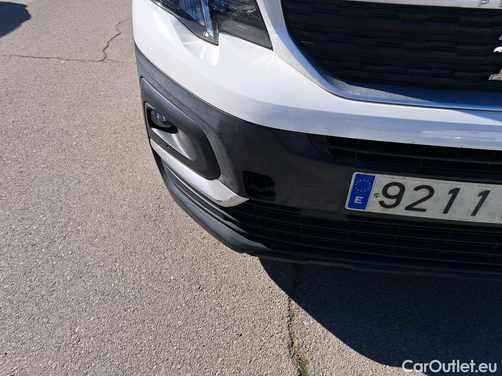  Peugeot  RIFTER PEUGEOT  / 2018 / 5P / monovolumen compacto Active Standard BlueHDi 73kW #36