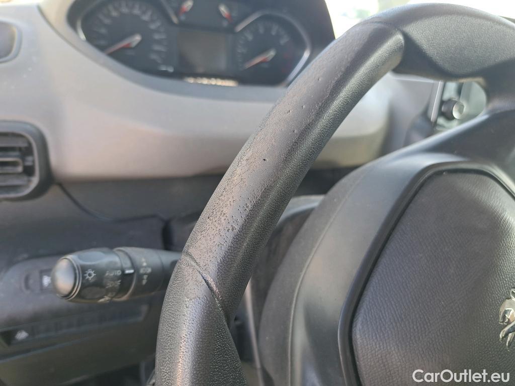  Peugeot  RIFTER PEUGEOT  / 2018 / 5P / monovolumen compacto Active Standard BlueHDi 73kW #32