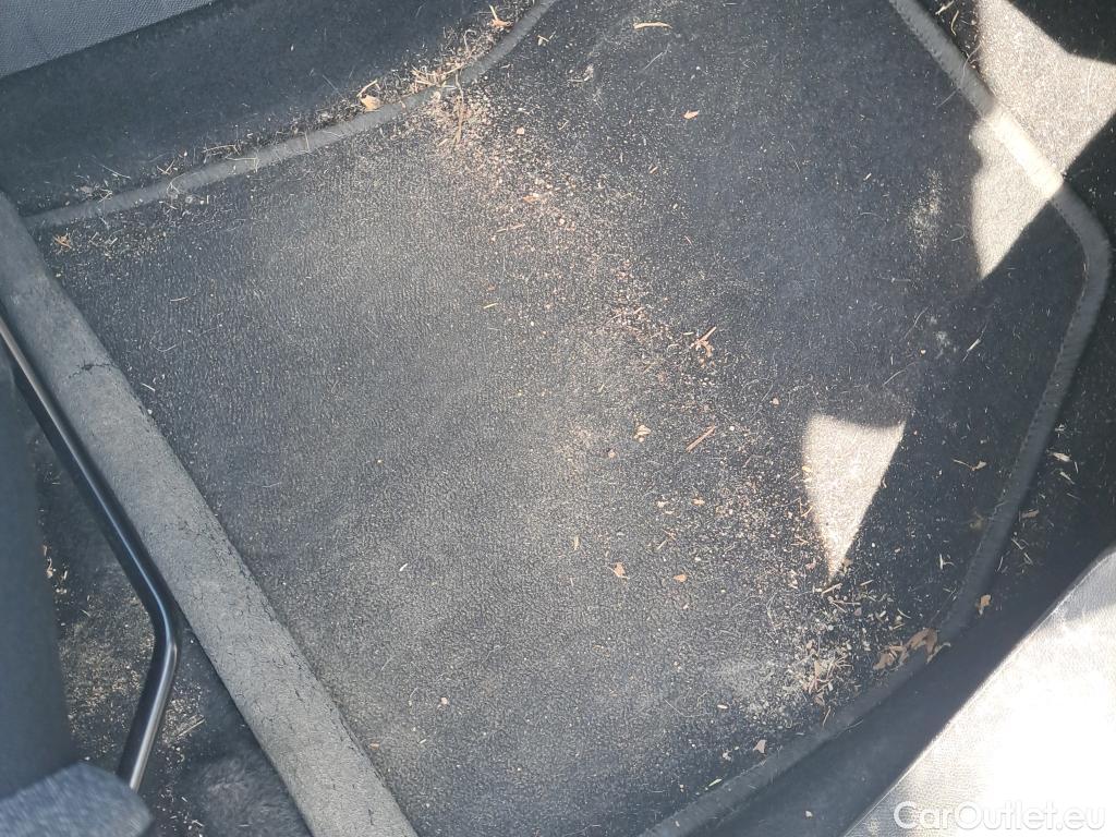  Peugeot  3008 PEUGEOT  / 2016 / 5P / todoterreno 1.5 BlueHDi 96kW (130CV) S&S Active (AC) #32