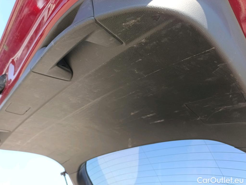  Toyota  RAV4 TOYOTA  / 2018 / 5P / todoterreno 2.5l 220H Advance #21