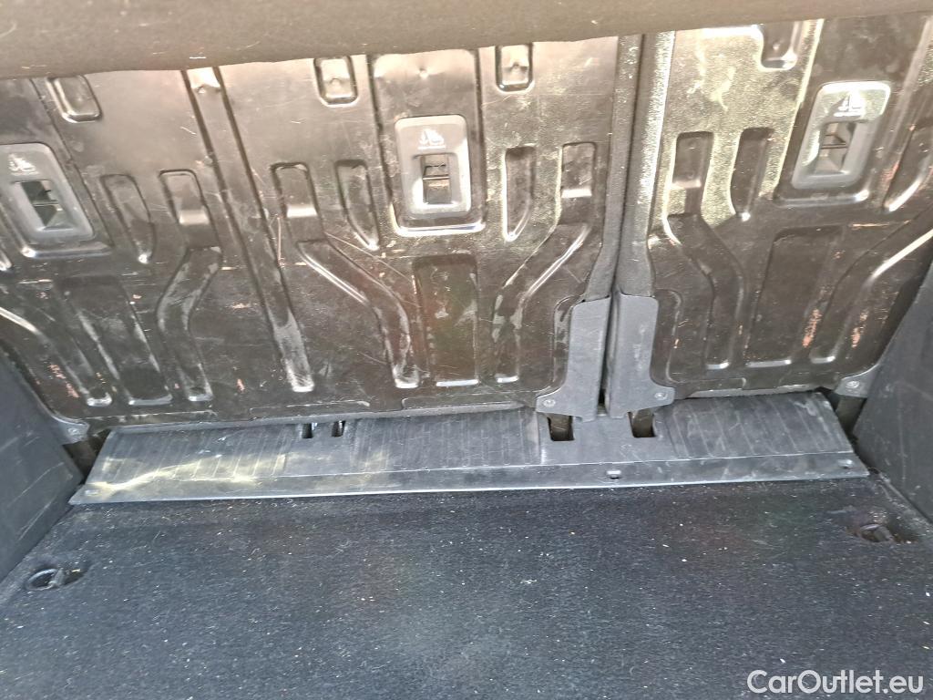  Peugeot  RIFTER PEUGEOT  / 2018 / 5P / monovolumen compacto Active Standard BlueHDi 73kW #53