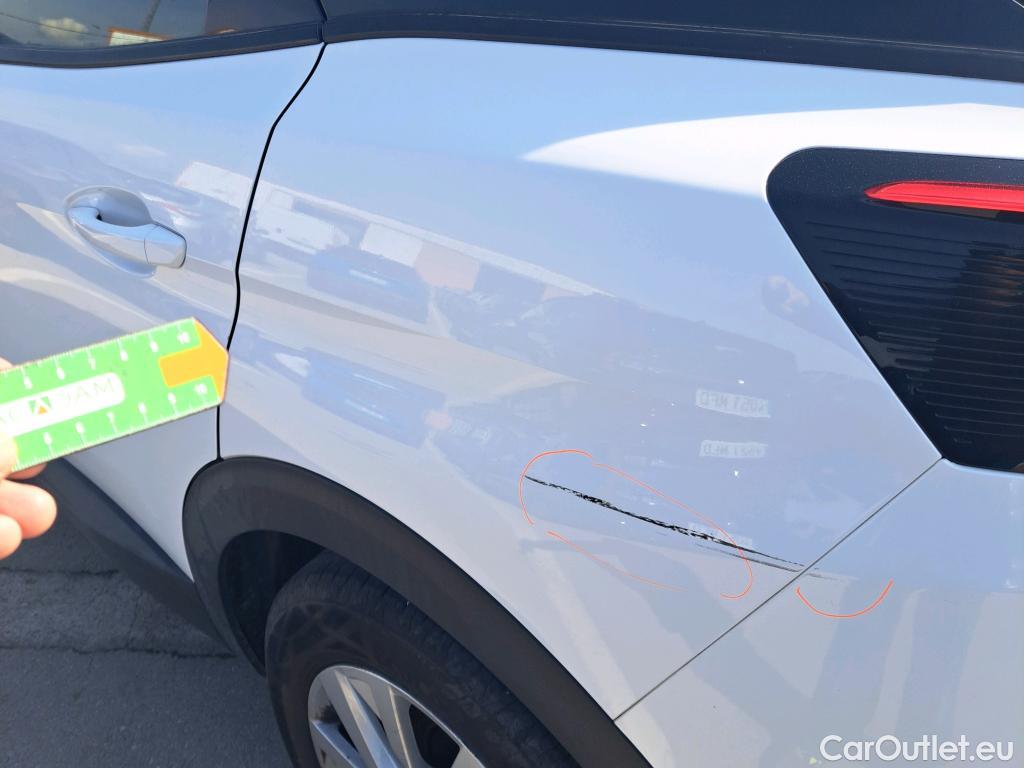  Peugeot  3008 PEUGEOT  / 2016 / 5P / todoterreno 1.5 BlueHDi 96kW (130CV) S&S Active (AC) #21