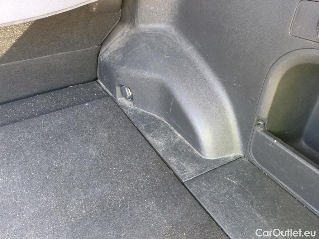  Toyota  RAV4 TOYOTA  / 2018 / 5P / todoterreno 2.5l 220H Advance #27