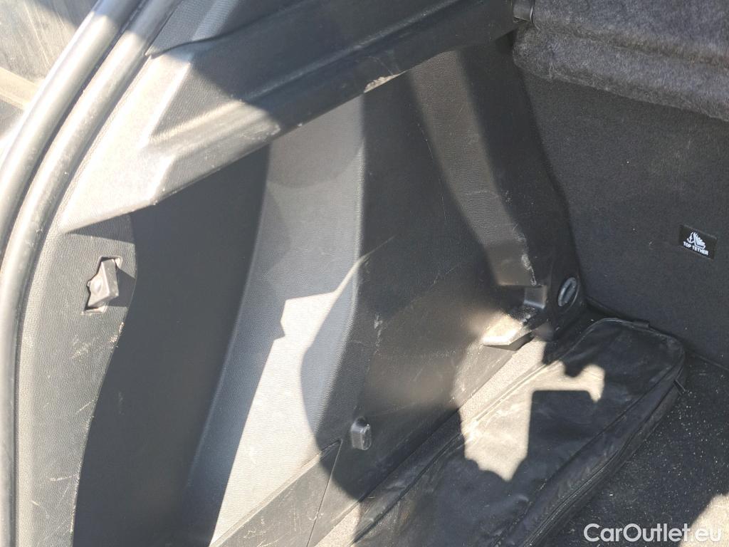  Peugeot  2008 PEUGEOT  / 2019 / 5P / todoterreno Active BlueHDI 81kW (110CV) #12