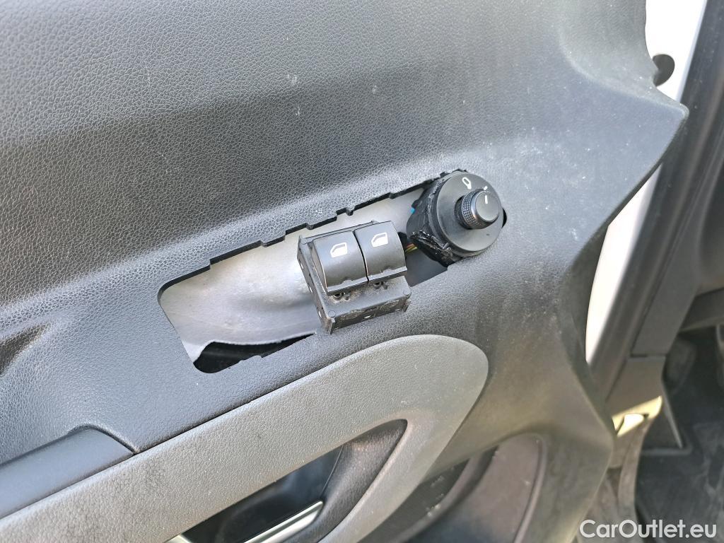  Peugeot  RIFTER PEUGEOT  / 2018 / 5P / monovolumen compacto Active Standard BlueHDi 73kW #42