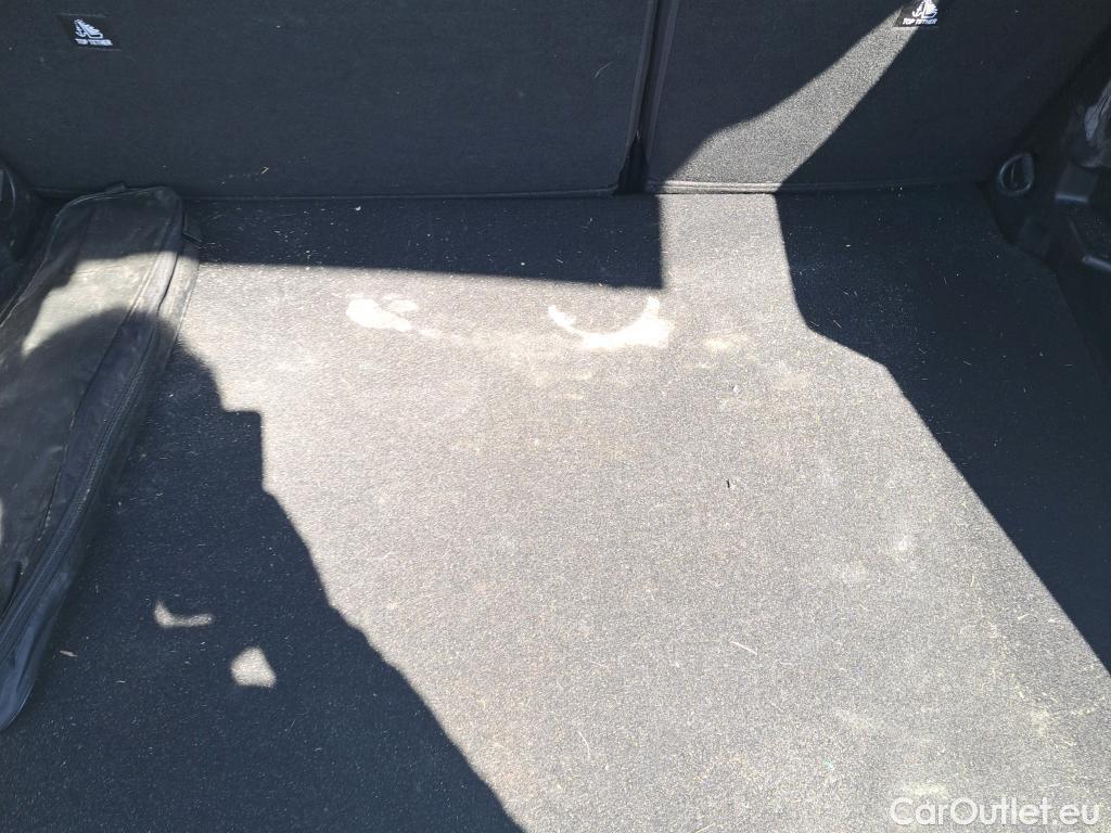  Peugeot  2008 PEUGEOT  / 2019 / 5P / todoterreno Active BlueHDI 81kW (110CV) #27