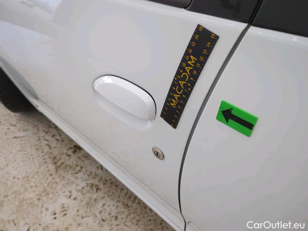  Dacia  Logan 1.5 Blue dCi 95CP Laureate #46