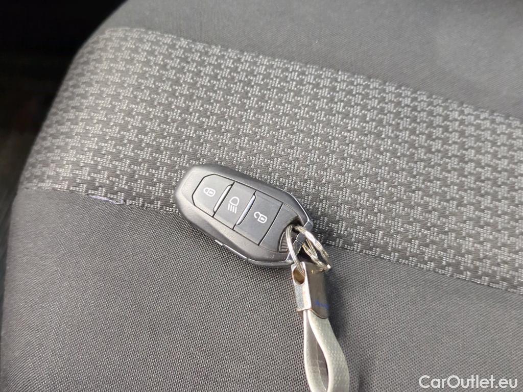  Peugeot  3008 1.2 PureTech 130CP Active Pack EAT8 S&S #1