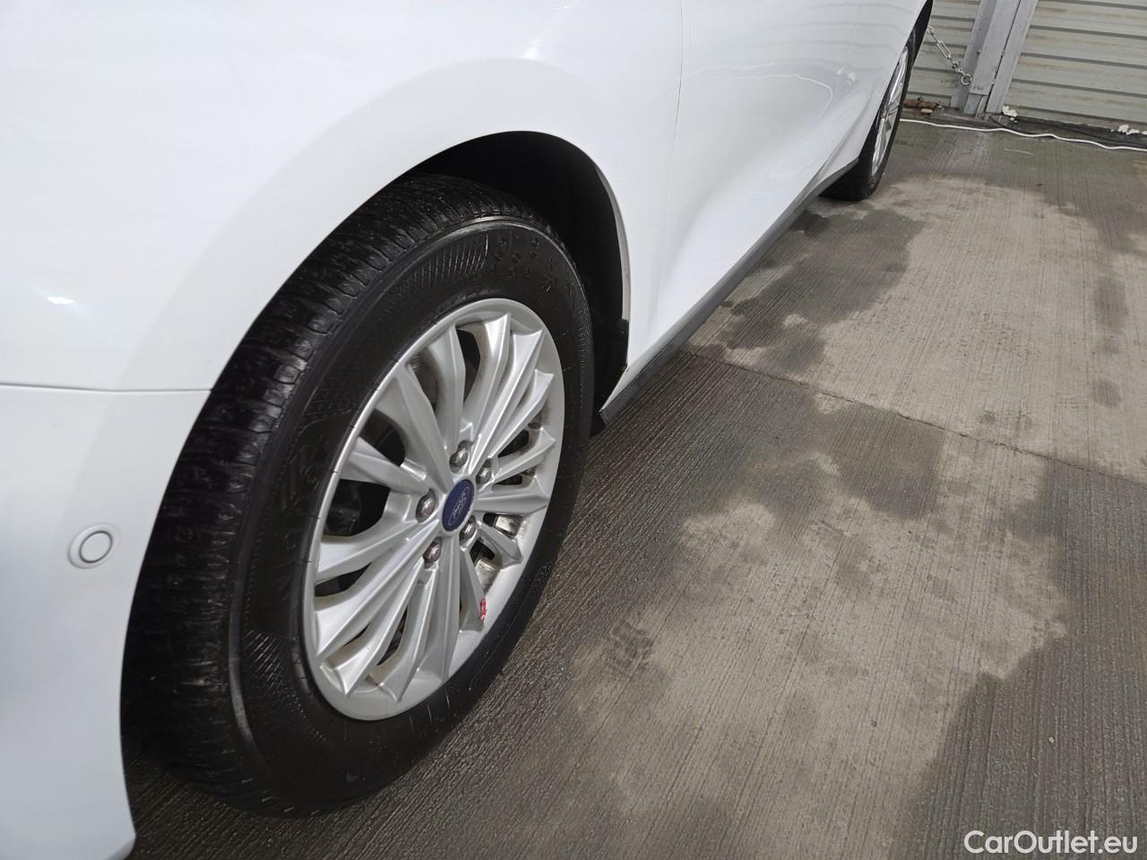  Ford  Focus 1.5 EcoBlue 120CP Titanium #21