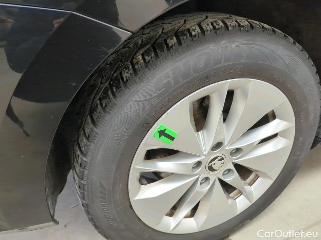  Skoda  Octavia 1.5 TSI MHEV Ambition Combi DSG #11