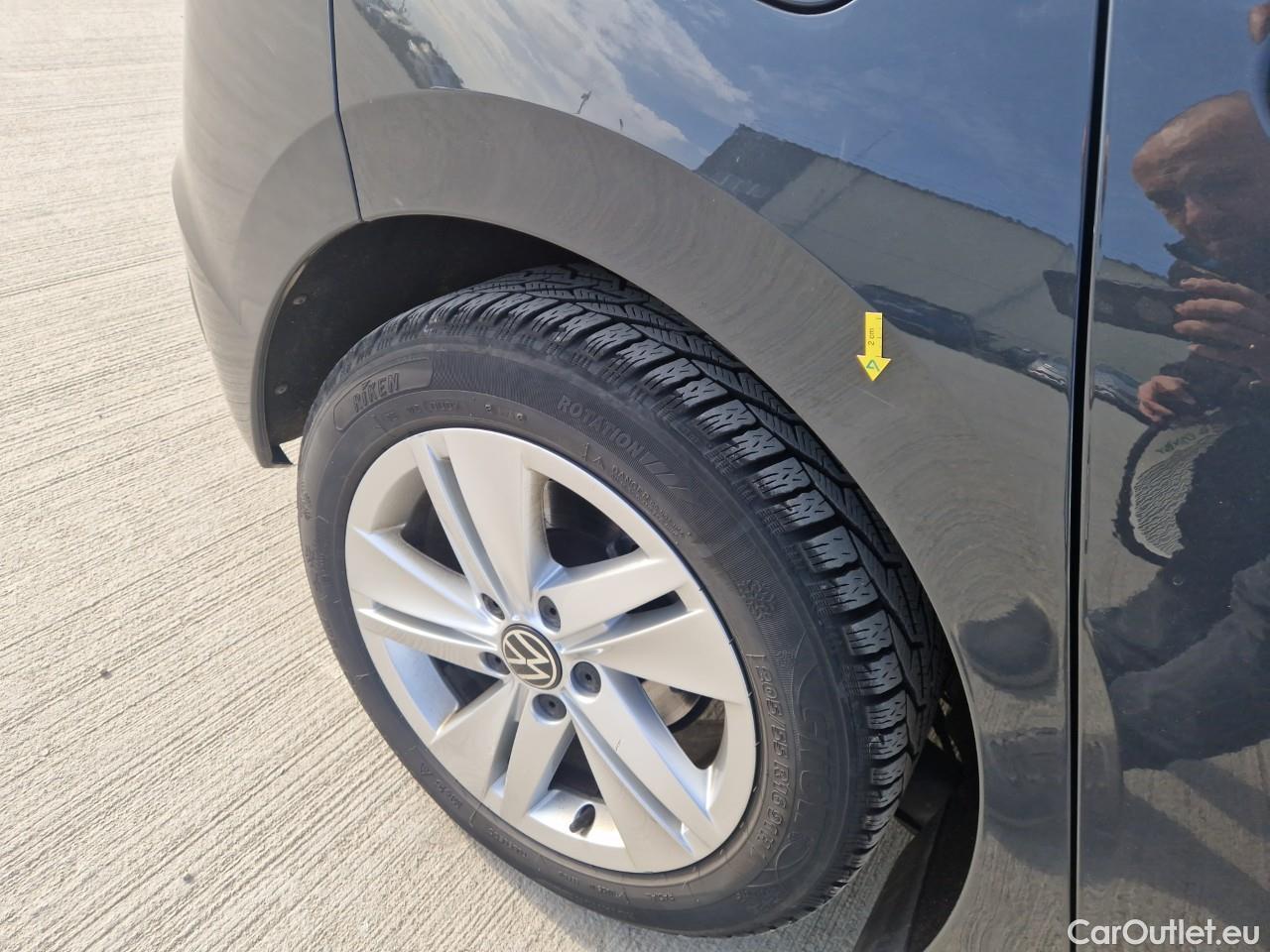  Volkswagen  Golf  Life 1.0 TSI #17