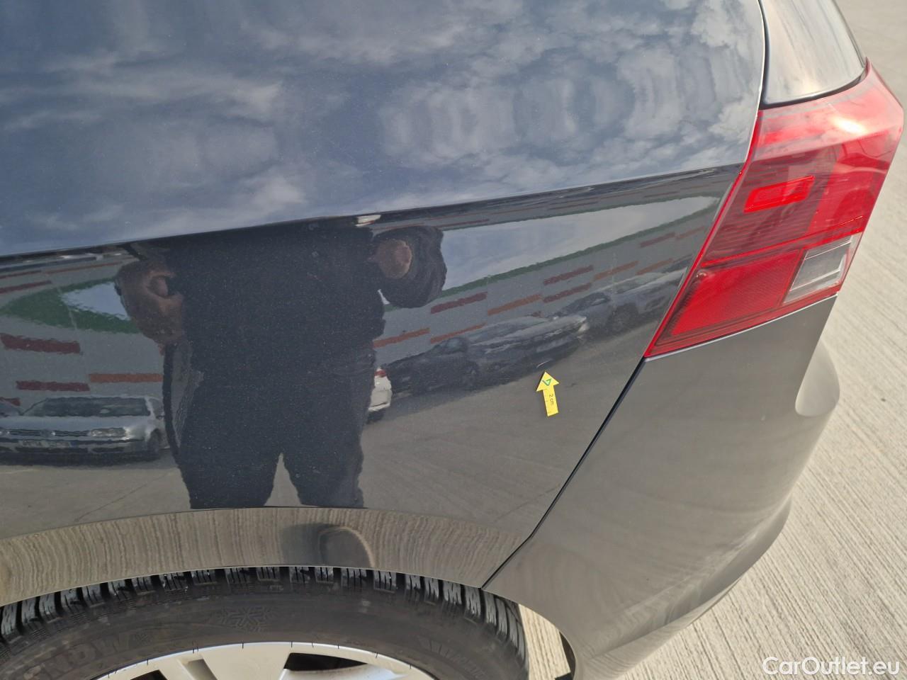  Volkswagen  Golf  Life 1.0 TSI #24