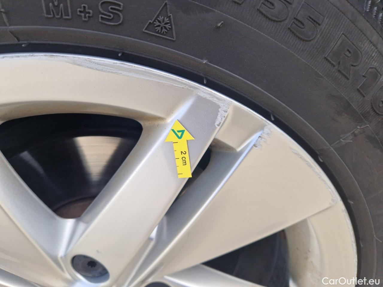  Volkswagen  Golf  Life 1.0 TSI #4