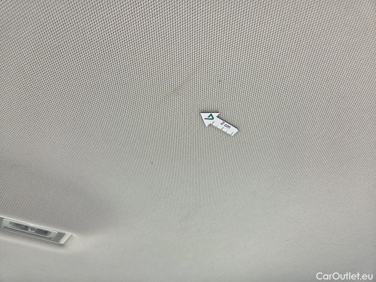  Volkswagen  Golf  Life 1.0 TSI #34