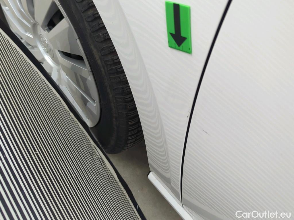  Skoda  Scala 1.0 TSI 95CP Active #8