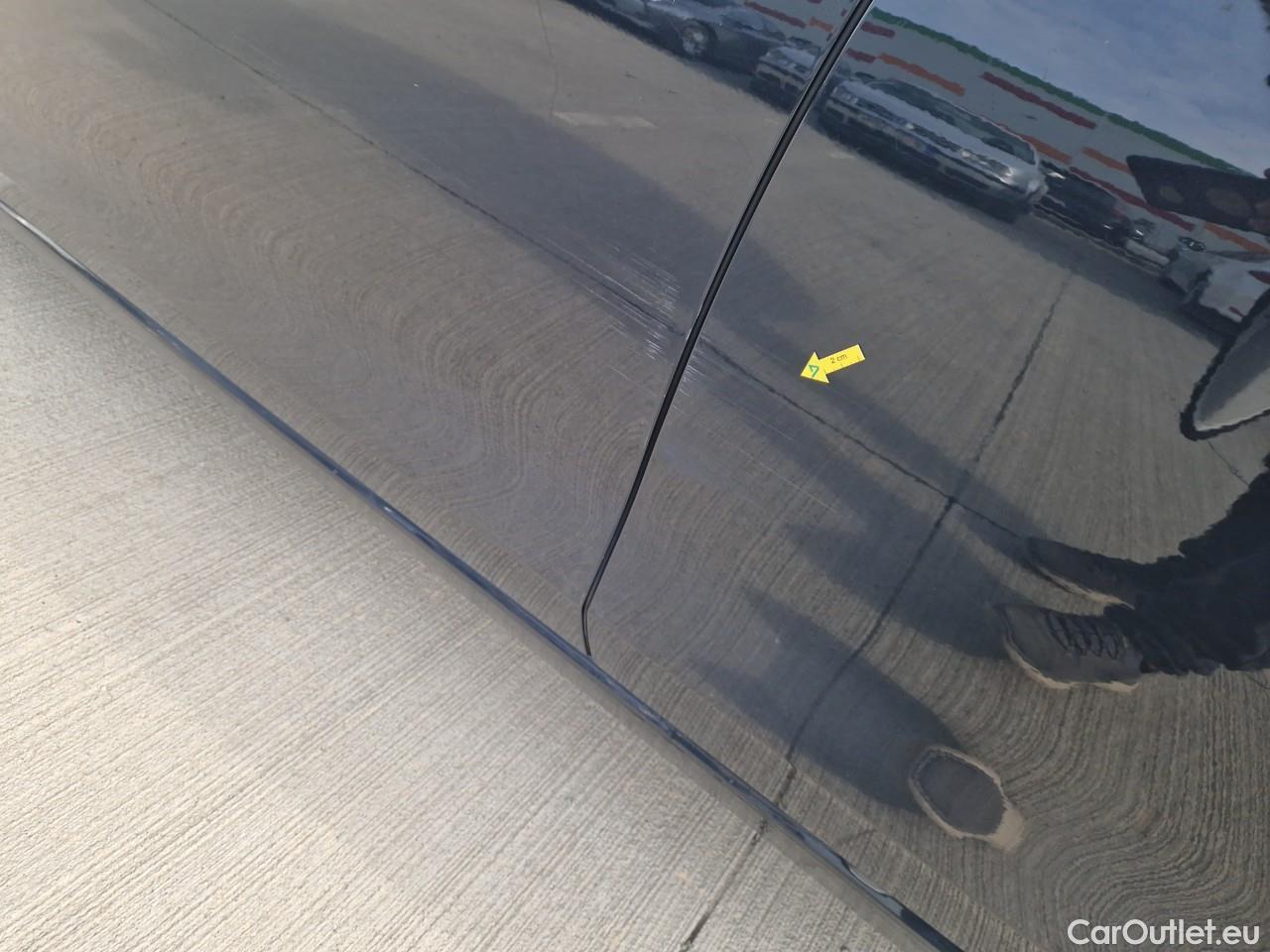  Volkswagen  Golf  Life 1.0 TSI #25