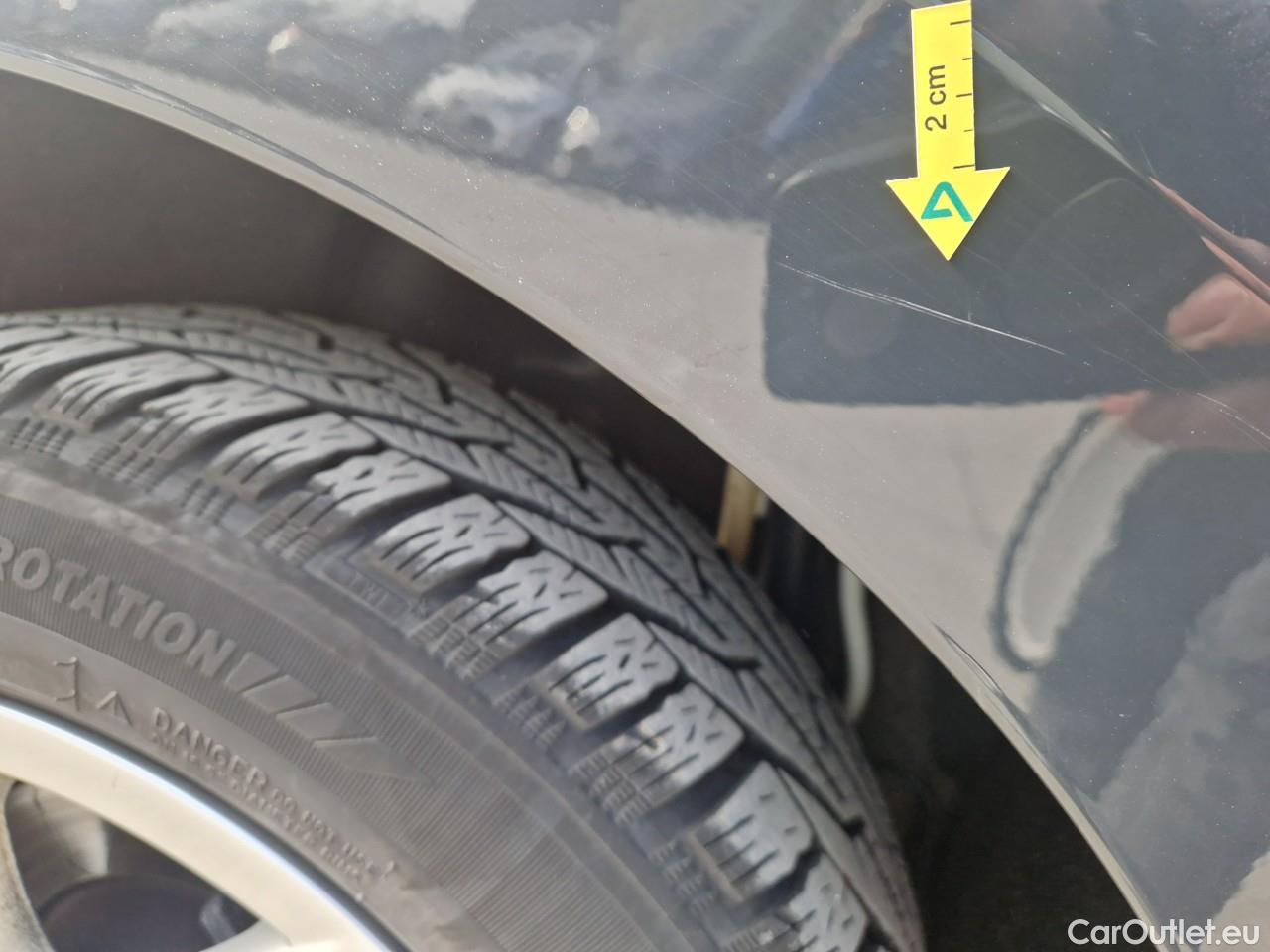  Volkswagen  Golf  Life 1.0 TSI #18