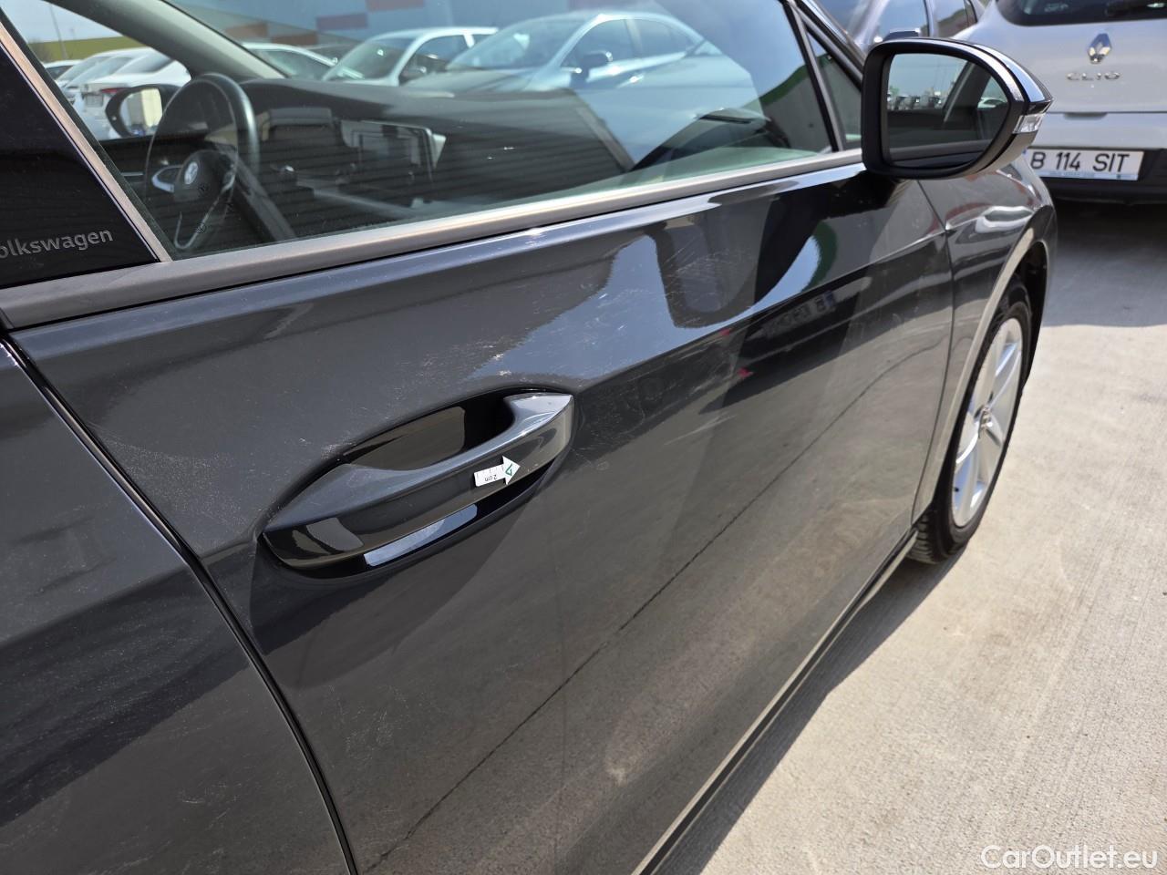  Volkswagen  Golf  Life 1.0 TSI #19