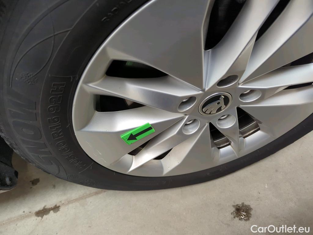  Skoda  Octavia 1.5 TSI MHEV Ambition Combi DSG #25