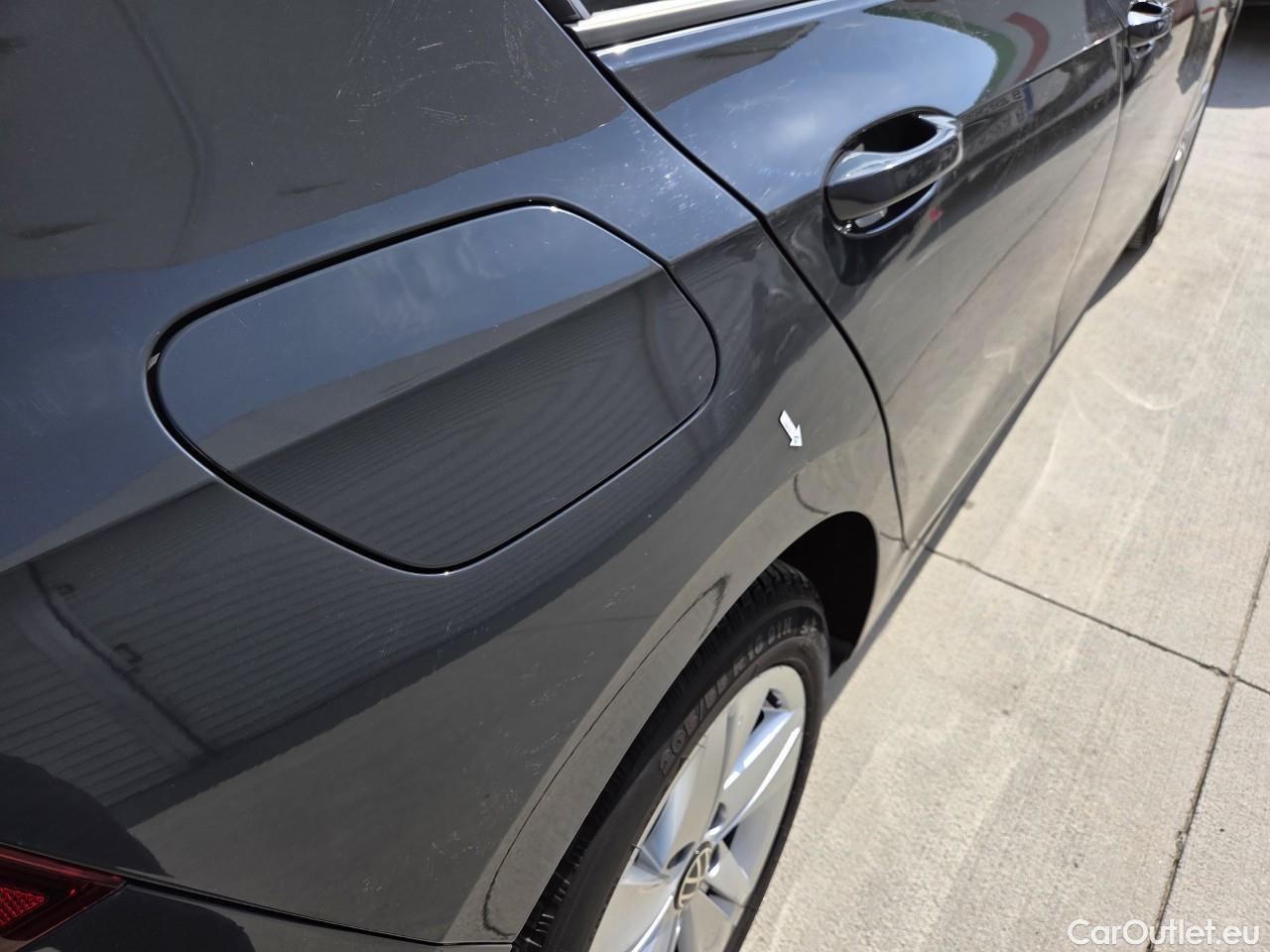  Volkswagen  Golf  Life 1.0 TSI #24