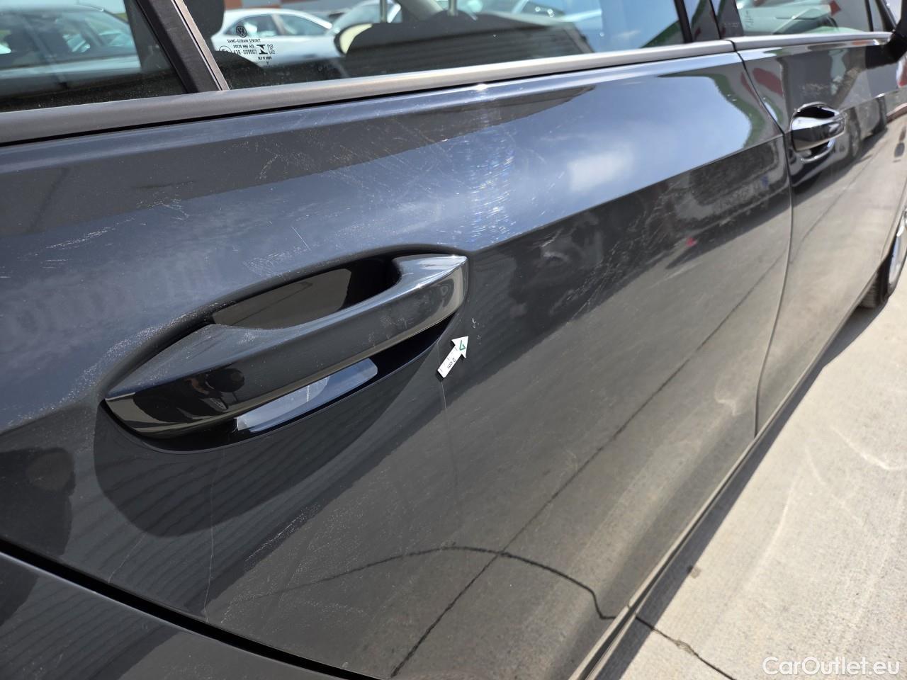  Volkswagen  Golf  Life 1.0 TSI #21