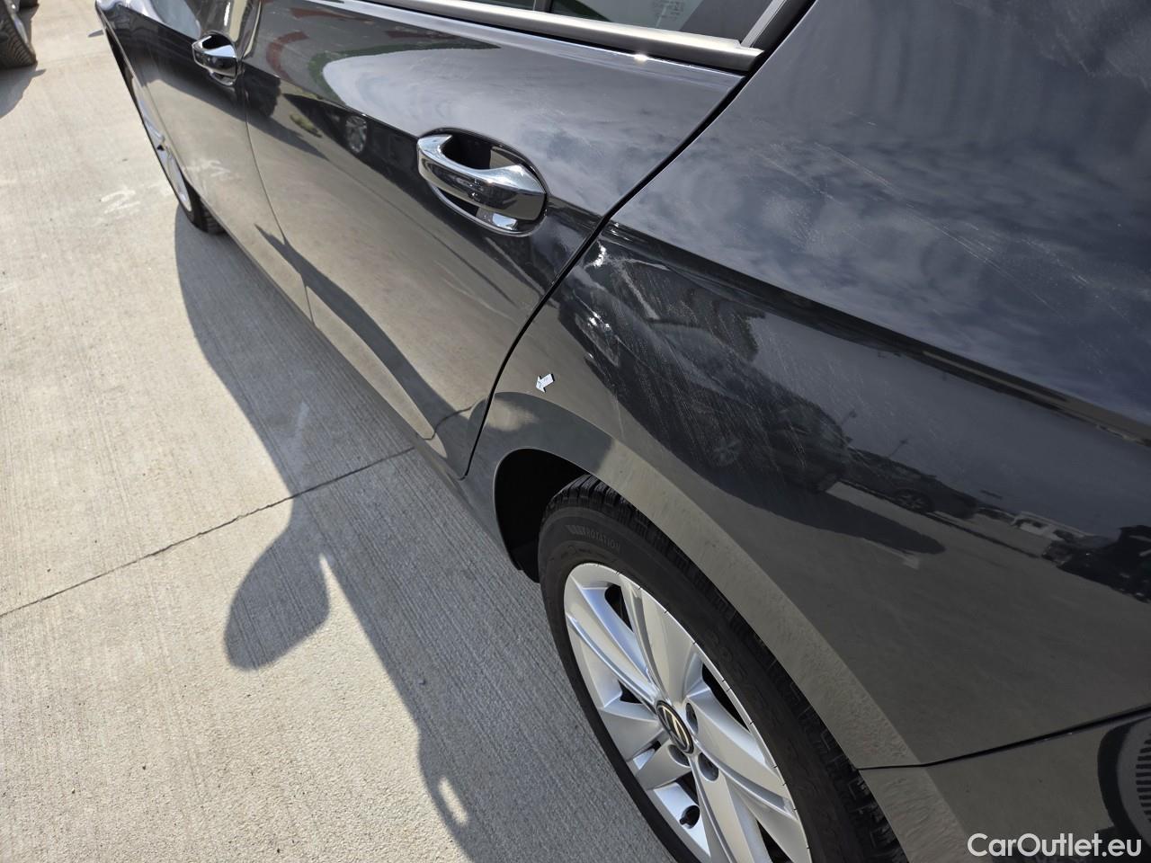  Volkswagen  Golf  Life 1.0 TSI #28