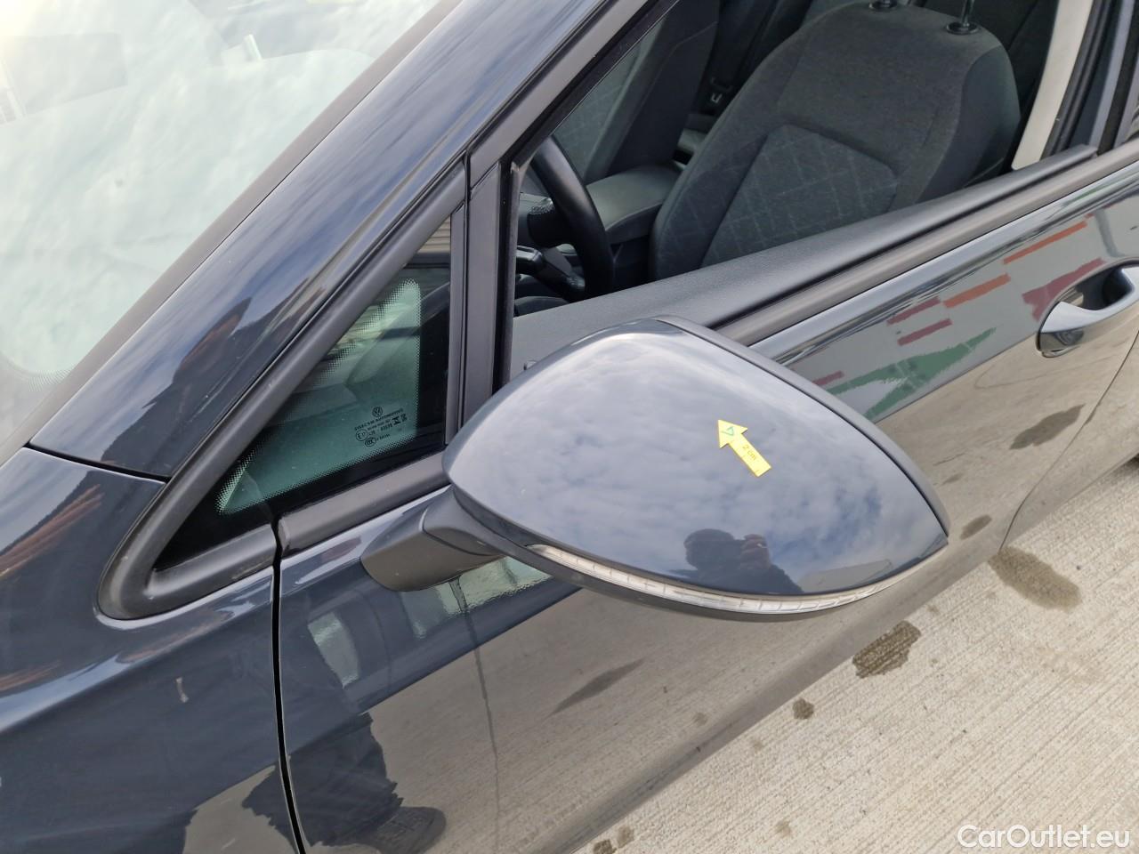  Volkswagen  Golf  Life 1.0 TSI #5