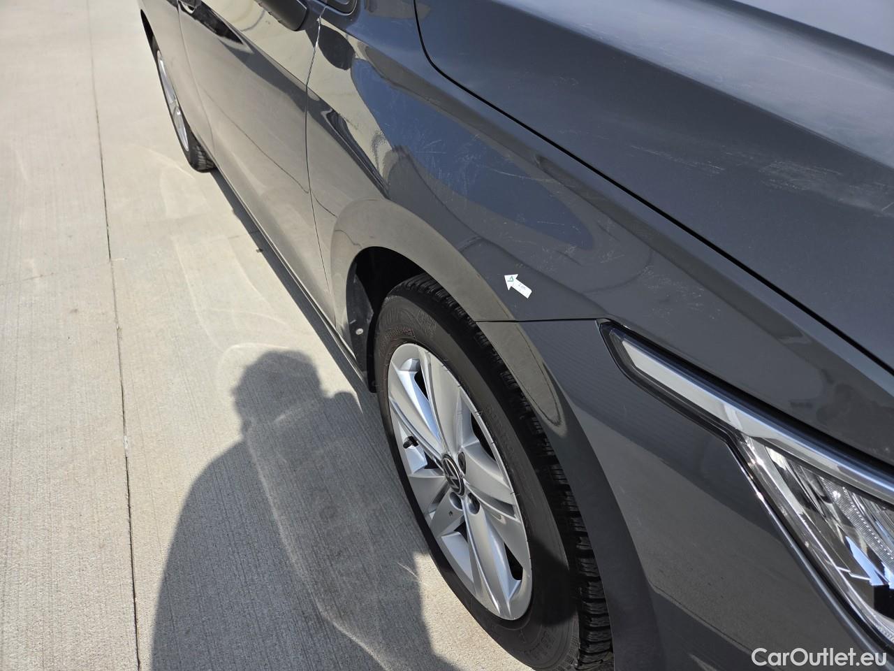  Volkswagen  Golf  Life 1.0 TSI #16